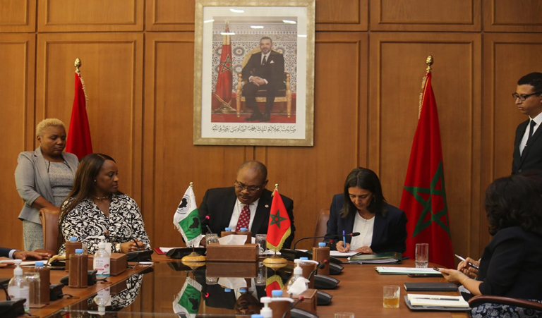 Signature du Protocole d’accord entre le Gouvernement du Royaume du Maroc et la Banque africaine de développement relatif à l’organisation au Maroc de l’édition 2023 du Forum pour l’investissement en Afrique